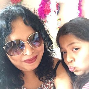 Meet your Posher, Violeta